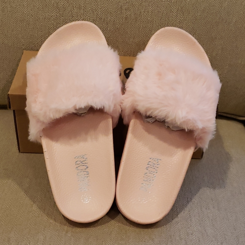 *New*Pink Faux Fur Slides Sandals,*GREAT REVIEWS!*